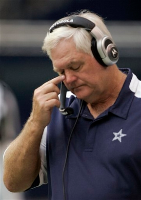 Illustration for article titled A Children's Treasury Of Wade Phillips Looking Befuddled On The Sideline